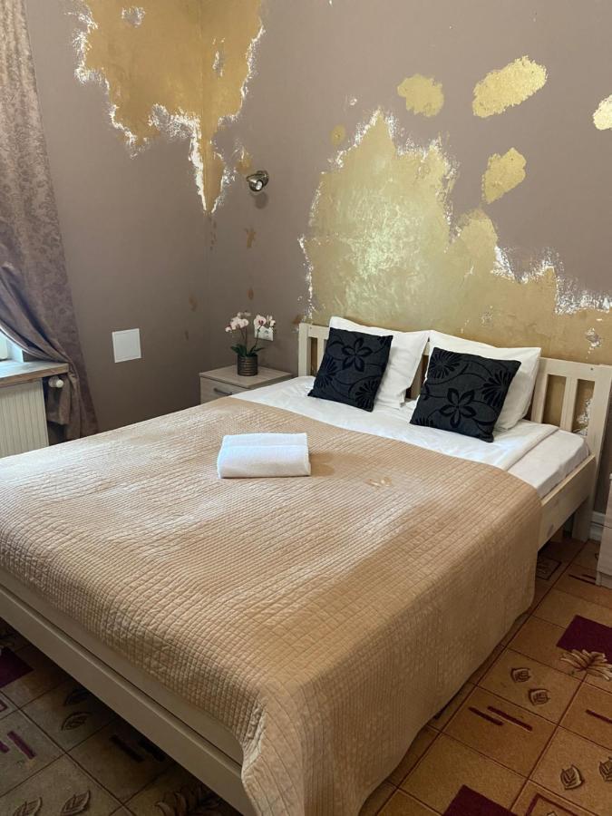 Villa Kadriorg Hostel タリン エクステリア 写真