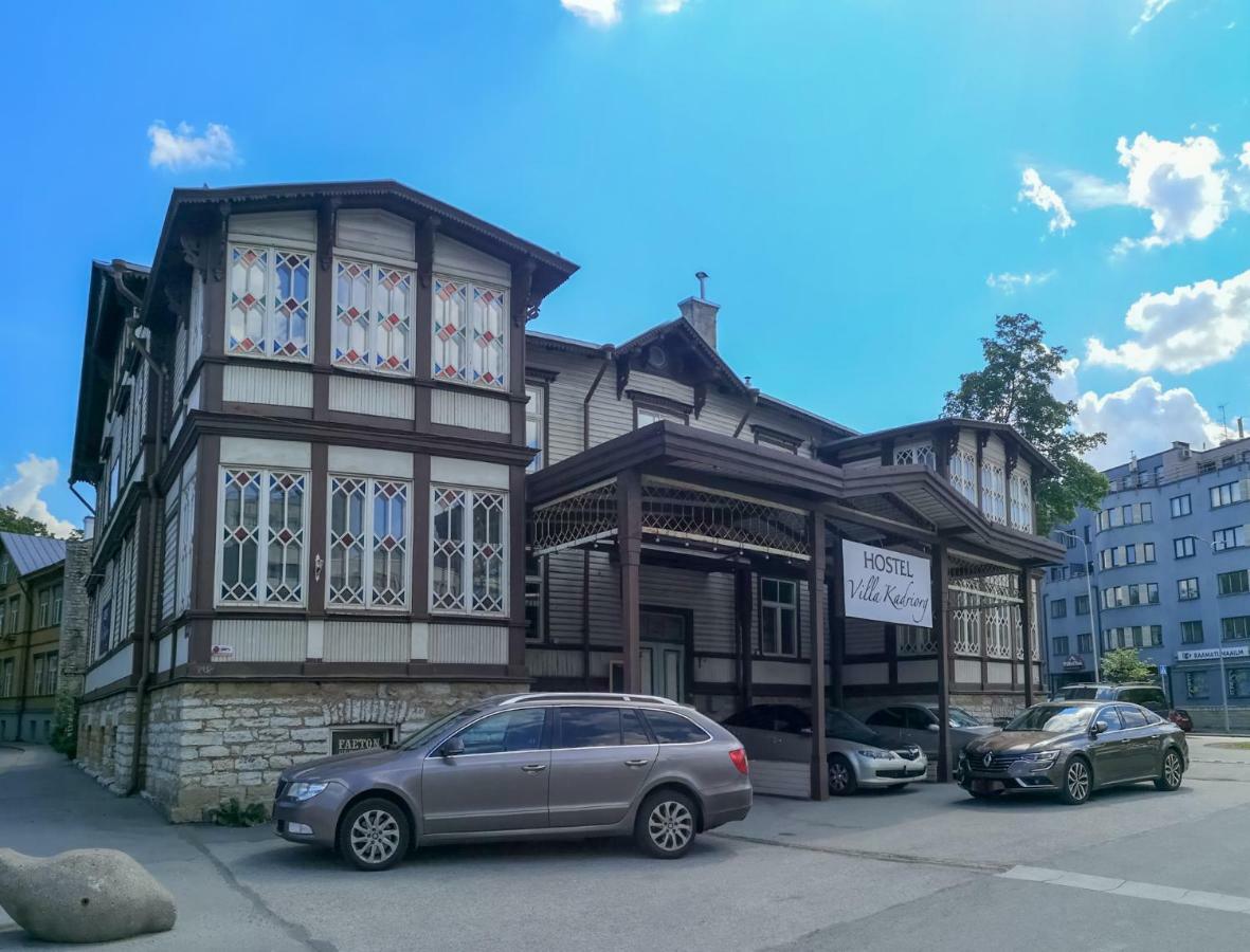 Villa Kadriorg Hostel タリン エクステリア 写真
